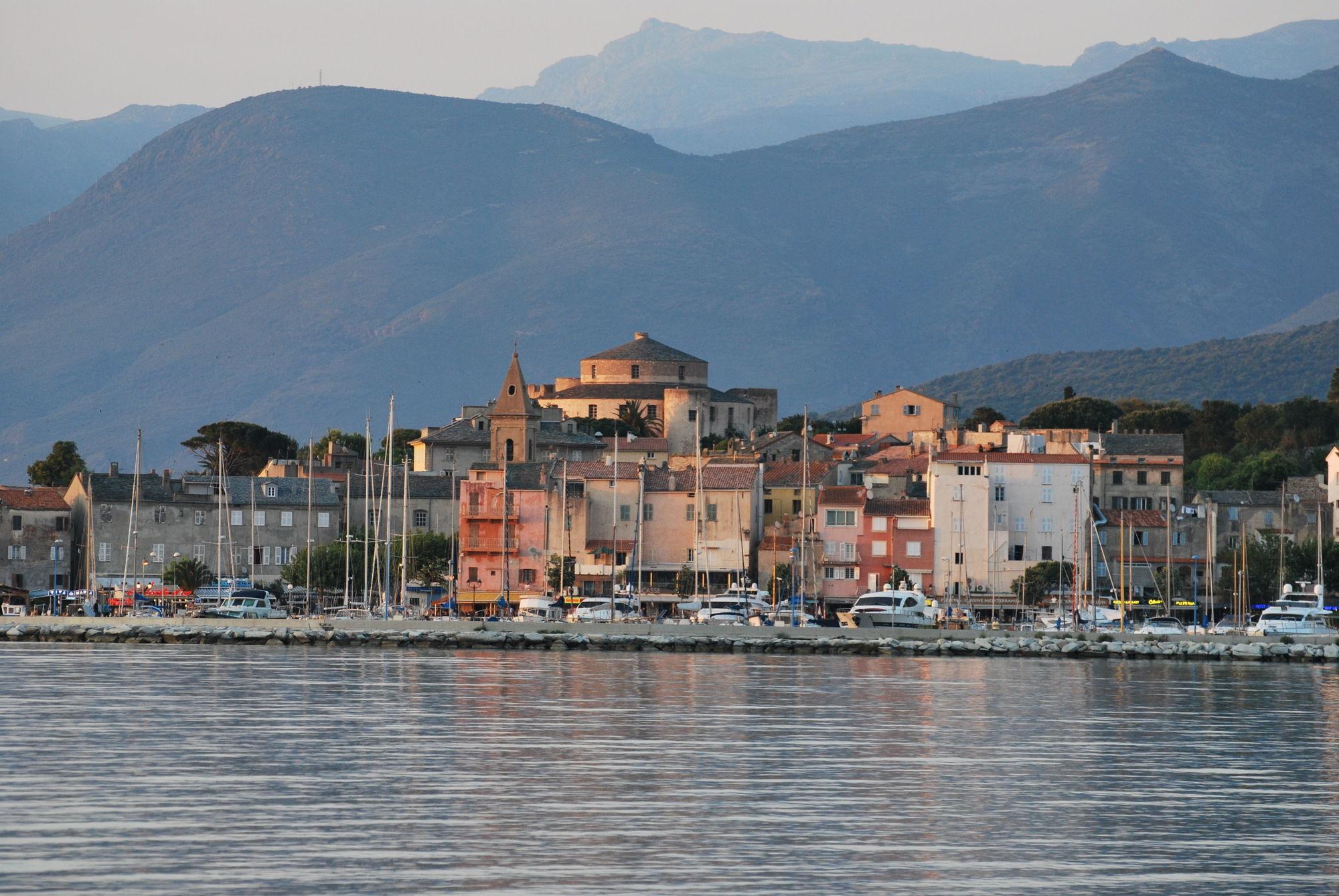 Adonis Saint Florent Aparthotel Exterior photo